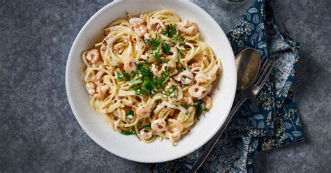 Pasta räkor crème fraiche vitlök
